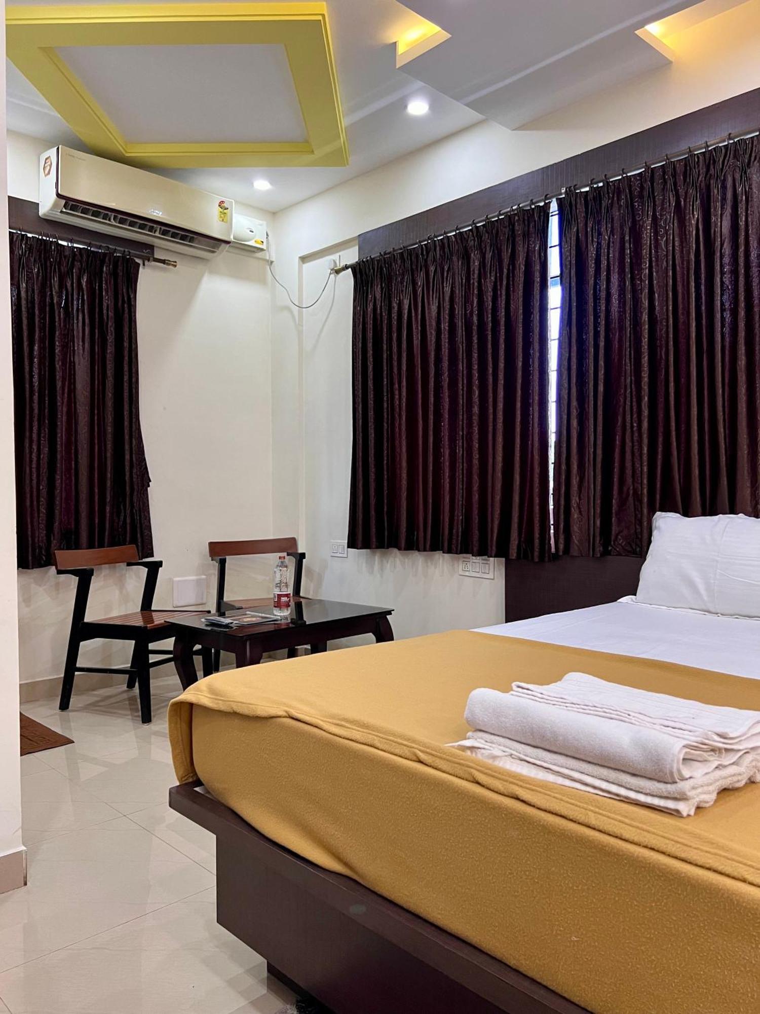 Hotel Ratna Sagar Manipal Esterno foto